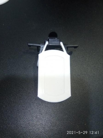 Los colores disponibles son blanco, negro, rojo, verde, azul, amarillo y naranja, tienen un ancho de 3 00