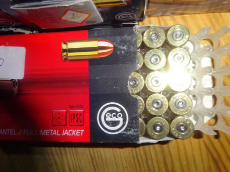 Muy buenas,

Vendo 540 vainas Geco del .45 ACP con 1 tiro, Tumbler y en sus cajas originales.

Aclaro 00