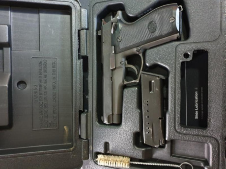 Hola vendo DAEWO DP51  9X19 en muy buen estado , caja original, 2 cargadores 13 rounds más  1 , artículos 01