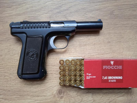 Pistola SAVAGE modelo 1907, en impecable estado. Guiada en F.
Calibre 7´65, cañón giratorio, la primera 01