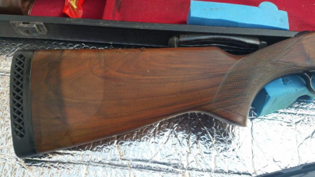 Escopeta, calibre 12, laurona modelo 92, superpuesta, precio 300 euros, tno 660179246, extractiva, permiso 00