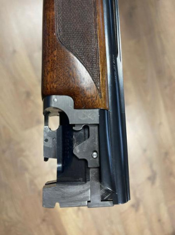 Muy buenas !! Un amigo vende una escopeta Browning B725 sporter con culata regulable , la escopeta esta 41