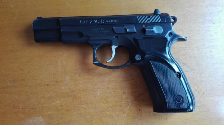 Hola amigos! ya que se muestran tantas armas buenas creo que a los propietarios de una cz 75 se nos tendría 140