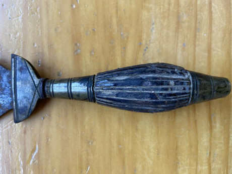 Hola vendo este daga para colección. Se que la trajo mi bisabuelo  de la guerra de Cuba pero creo que 00