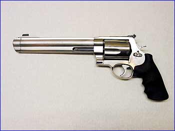 Pues al hilo de un compañero que pide que le ayuden a elegir un revolver y mi afición por ellos, se me 130