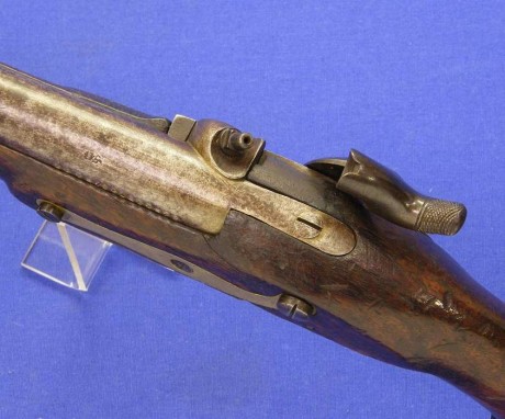 Voy a colocar unas fotos de un arma larga alemana de llave de mecha del siglo XVI. 112