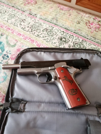 Un amigo vende una fantastica pistola Colt del calibre 45 ACP y una Walther P99 del calibre 9mm. parabelum 02