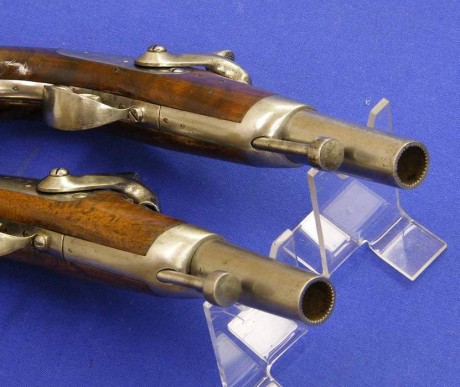 Voy a colocar unas fotos de un arma larga alemana de llave de mecha del siglo XVI. 152