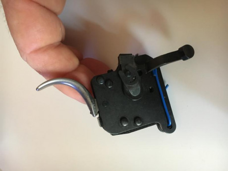 Vendo dos gatillos X-Mark Pro; venían montados en sendos senderos. 
Uno ha sido usado con fuego real. 01