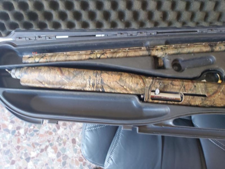 Vendo escopeta Benelli Super 90, cañon de 66 ctms.,, 5 chokes originales Benelli llave para los chokes, 11