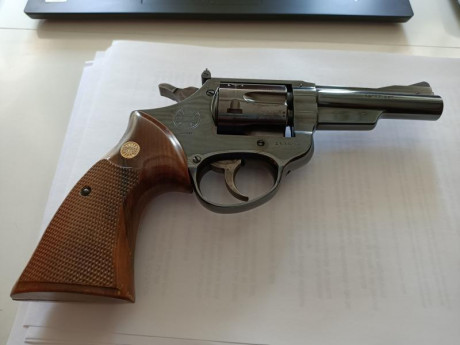 Buenas tardes

Vendo un revolver 357 magnum ASTRA (prácticamente nuevo)

Precio simbolico 125 euros (portes 02