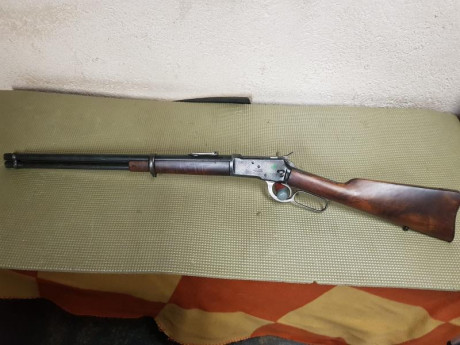Un amigo vende este rifle de palanca Tigre en calibre 44/40. El rifle está en Madrid, 02