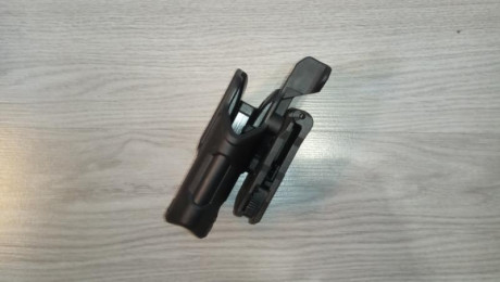 Vendo funda Blackhawk, modelo T-series para Glock 17-19.

Estado totalmente nuevo, solo se ha estrenado 00