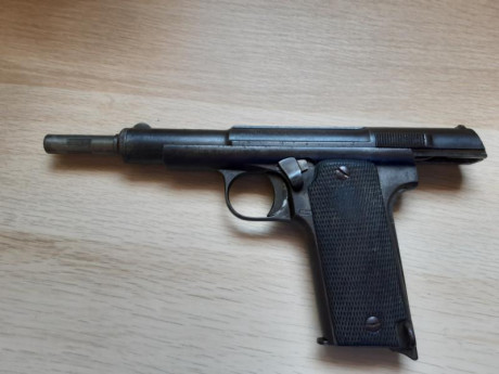 Vendo pistola Astra 400 9 largo denominada puro (300€ + regalo de funda ). No esta tocada ni retocada 02