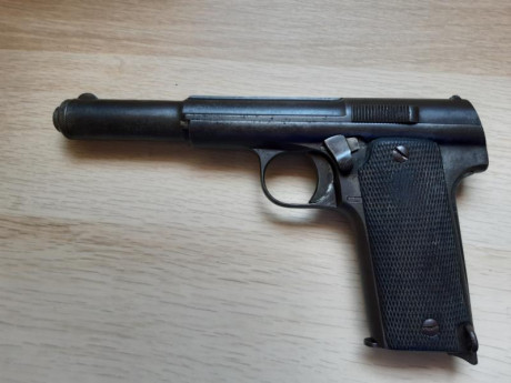 Vendo pistola Astra 400 9 largo denominada puro (300€ + regalo de funda ). No esta tocada ni retocada 01