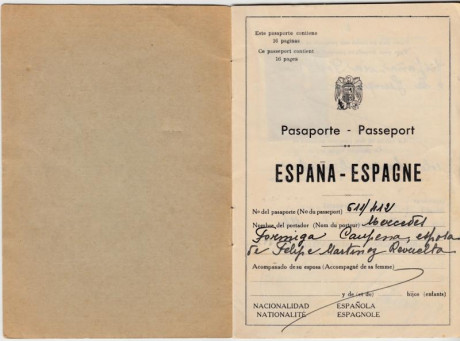  EN RECUERDO Y HOMENAJE A LOS QUE YA NO ESTÁN. 

Si pones en  GOOGLE    PASAPORTES EN LA MEMORIA   da 21