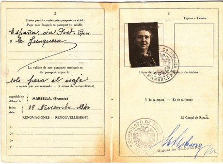  EN RECUERDO Y HOMENAJE A LOS QUE YA NO ESTÁN. 

Si pones en  GOOGLE    PASAPORTES EN LA MEMORIA   da 20