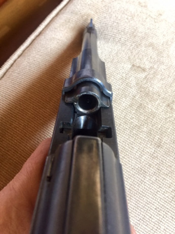 Se trata de una pistola Walther P 38 con el código CYQ (Speewerke) y por su numeración fabricada en el 11