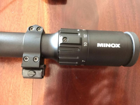 Se ofrece un magnifico visor MINOX ZX 5-25x50, con retícula iluminada con variación de intensidad, tubo 12