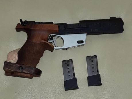 Vendo Benerlli Mp90, calibre 32, en perfecto estado, no se cuantos tiros habrá tirado cálculo que sobre 02