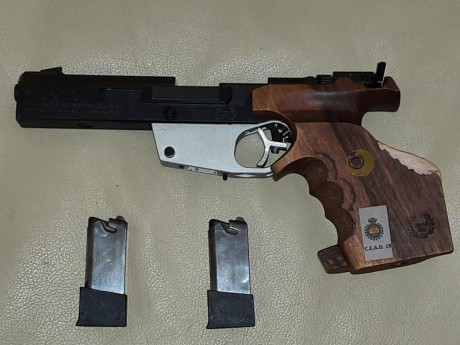 Vendo Benerlli Mp90, calibre 32, en perfecto estado, no se cuantos tiros habrá tirado cálculo que sobre 01