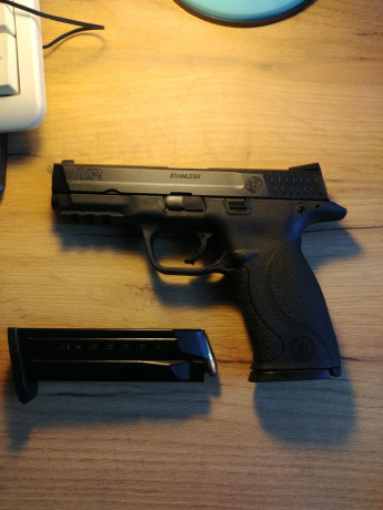 Un compañero me pide que anuncie su pistola Smith & Wesson mp de 9mm parabellum, guiada en A, está 01