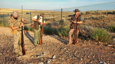  Amigos, viendo que hay interés general en la práctica de la caza con armas de avancarga, abrimos este 130