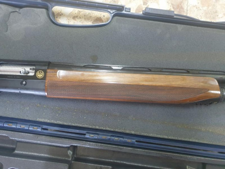 Un amigo me ha pedido que le ponga en venta esta escopeta
Bretta Urika a pesar de los años que tiene,la 12