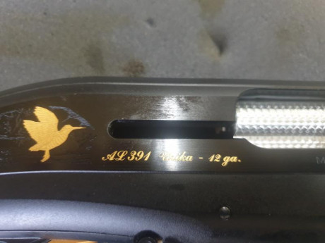 Un amigo me ha pedido que le ponga en venta esta escopeta
Bretta Urika a pesar de los años que tiene,la 11