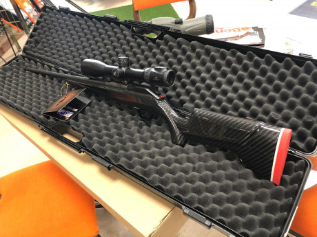 Hola vendo culata de carbono para el blaser r8 gustaff mountain edition usada en dos recechos comprada 00