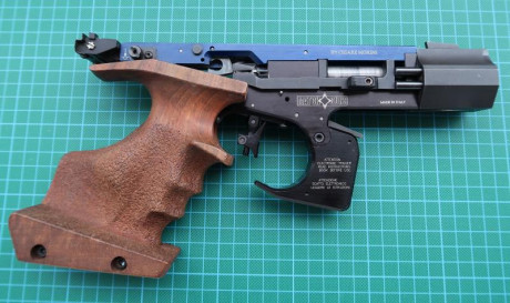 Después de mi regreso del extranjero por motivos laborales, pongo de nuevo a la venta este arma, dejando 02