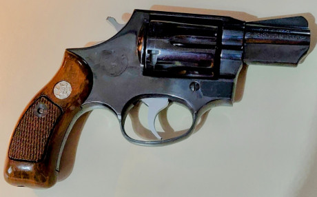 Marca Llama. 38 spc. 2". Piccolo. 
Guiado en B.
Cuidado y en perfectas condiciones de uso. 
Se adjuntan 02