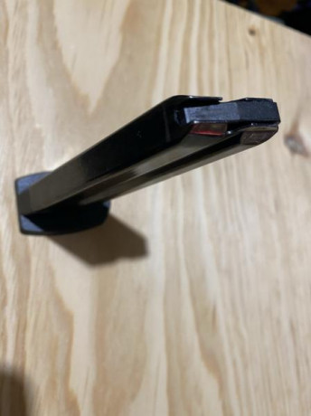 Se vende , libro y cargador original  de ,CZ 122 SPORT 22Lr , en perfecto estado 01