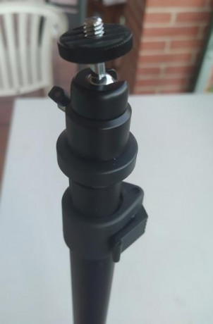 Vendo soporte vertical para telescopio. En mi caso lo tengo puesto en un visor DGJ 30, así q soporta muy 00