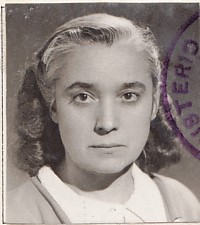 EN RECUERDO Y HOMENAJE A LOS QUE YA NO ESTÁN. 

Si pones en  GOOGLE    PASAPORTES EN LA MEMORIA   da 100