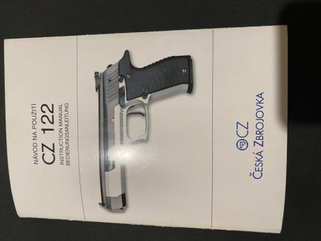 Se vende , libro y cargador original  de ,CZ 122 SPORT 22Lr , en perfecto estado 10