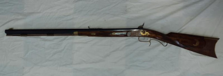 Vendo a poder ser en lote las siguientes armas:

Pistola Ardesa F.Rochatte Paris cal .45 - Solo disparó 01