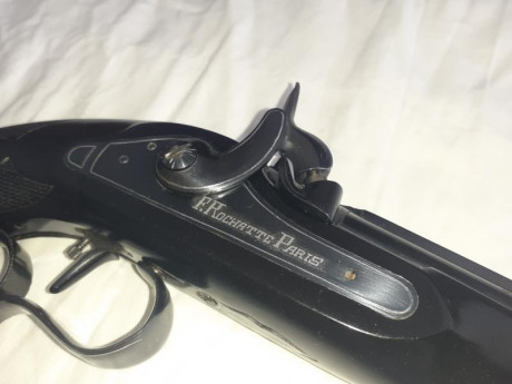 Vendo a poder ser en lote las siguientes armas:

Pistola Ardesa F.Rochatte Paris cal .45 - Solo disparó 31