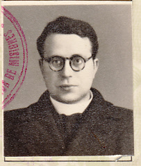  EN RECUERDO Y HOMENAJE A LOS QUE YA NO ESTÁN. 

Si pones en  GOOGLE    PASAPORTES EN LA MEMORIA   da 130