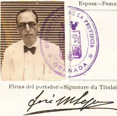  EN RECUERDO Y HOMENAJE A LOS QUE YA NO ESTÁN. 

Si pones en  GOOGLE    PASAPORTES EN LA MEMORIA   da 110