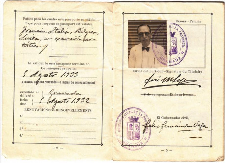  EN RECUERDO Y HOMENAJE A LOS QUE YA NO ESTÁN. 

Si pones en  GOOGLE   PASAPORTES EN LA MEMORIA  da igual 131