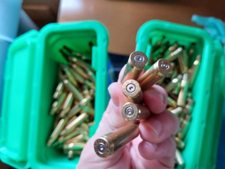 Buenas compañeros

Haciendo limpieza de trastos, 

Pongo a la venta un lote de 500 vainas RWS del calibre 01