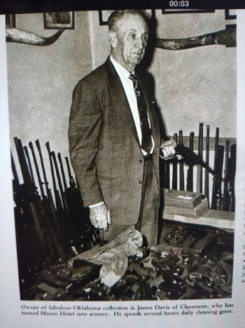 Publicado en la revista GUNS en 1956. Este caballero de Oklahoma comenzó a comprar armas en la década 11
