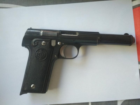 Vendo Astra 400, con marcaje del ejército. Según punzón, de trata de unas 400 del año 1937 del arsenal 10