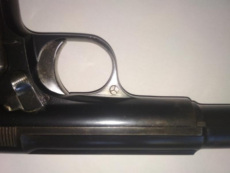 Vendo Astra 400, con marcaje del ejército. Según punzón, de trata de unas 400 del año 1937 del arsenal 30