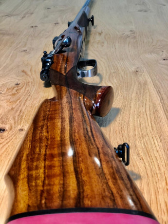 Oportunidad, rifle artesanal de lujo, como nuevo muy pocos tiros.

un fino y exclusivo rifle de cerrojo 40