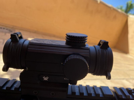 Vendo este magnifico visor vortex con DRT moa reticula iluminada por una pila AAA, esta nuevo, se ha usado 00