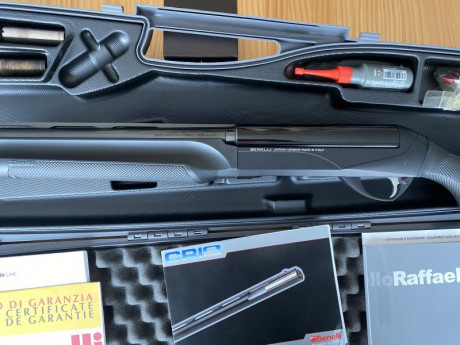 Hola, vendo esta magnifica Benelli Rafaello crio comfort en buen estado.Cañon de 71 cm.Viene completa 01