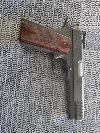 =VENDIDA=
Vendo pistola Sti Trojan de 9 mm, es del año 2015 o 2016, comprada a un compañero del foro.
Tiene 00