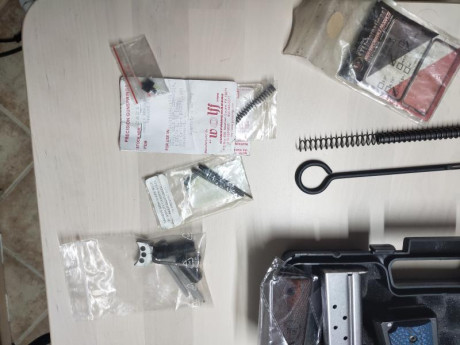 =VENDIDA=
Vendo pistola Sti Trojan de 9 mm, es del año 2015 o 2016, comprada a un compañero del foro.
Tiene 20